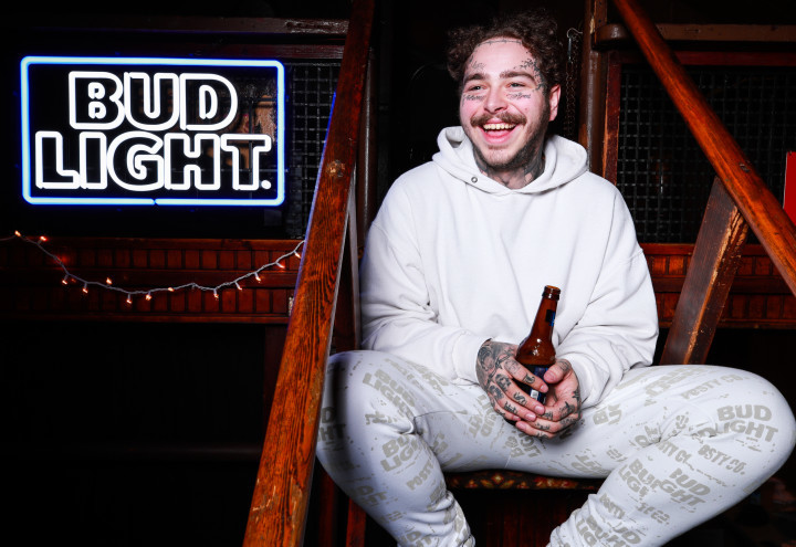 Post Malone, pop up, nyc, new york pop up, how to pop up, pop up space, pop up for rent, post malone x bud, Budweiser 